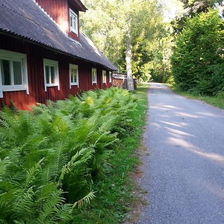 Albergue Kuus Tuba Leisi Exterior foto